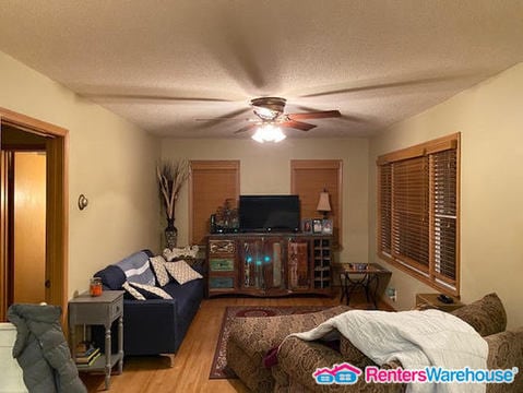 Photo - 204 3rd St NW