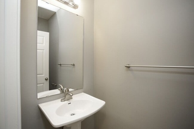 Foto del diseño de interior - Holly Ridge Townhomes