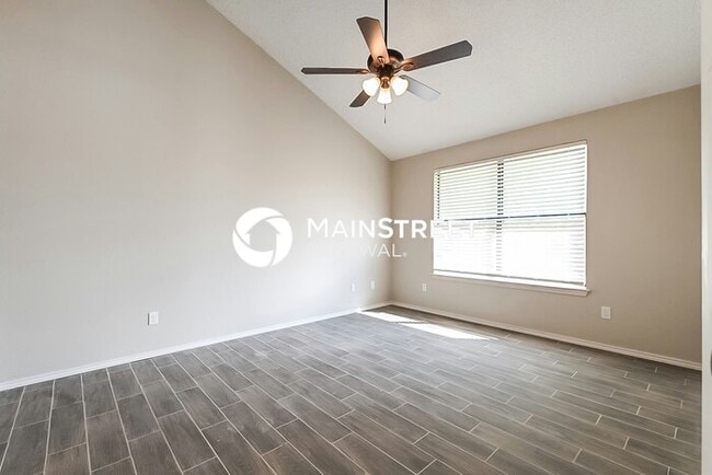 Photo - 3 Bedroom Pet-Friendly Home in Garland, TX with Main Street Renewal