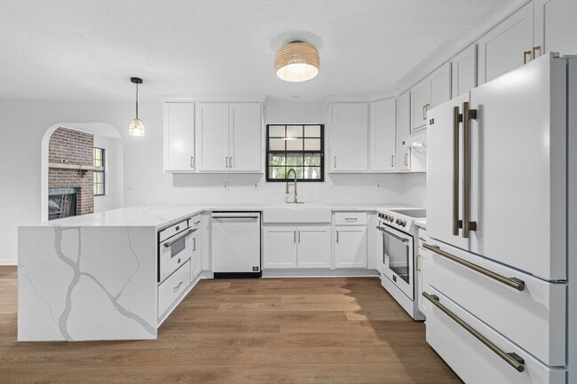 Photo - 3/2 Riverfront Brick Ranch, Access to the ...