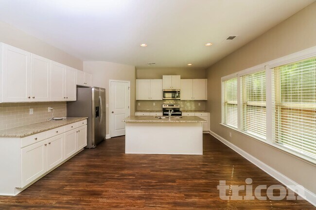 Photo - 309 Oxbow St