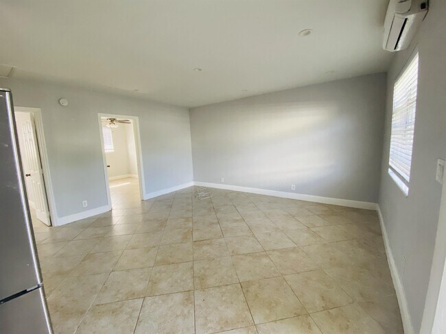 Photo - 214 SW 15th St Unit 2