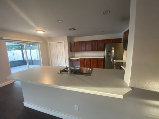 Photo - 1353 Karok St