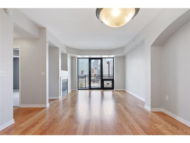 500 E Grant St Unit 909