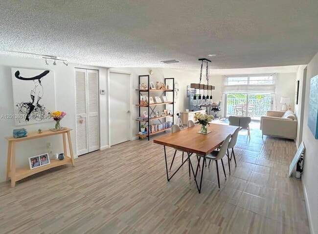 Building Photo - 210 Seaview Dr Unit 405