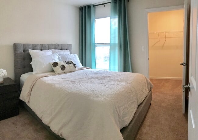 Photo - Starling Village