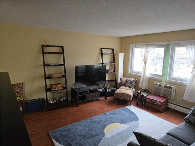 Photo - 2616 Harriet Ave Unit 202