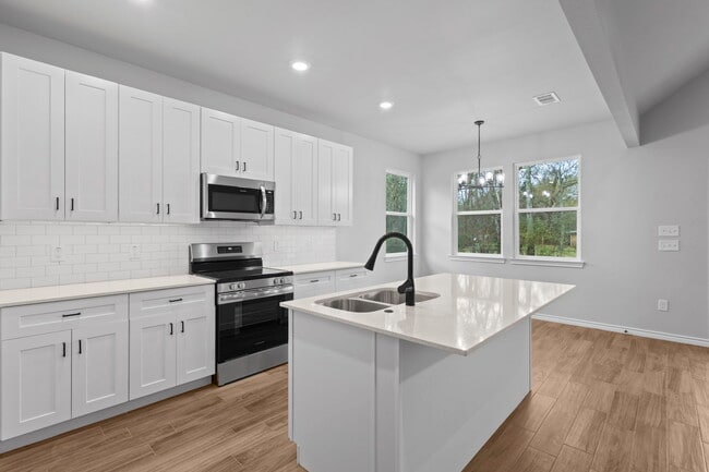 Photo - 1215 Pine St