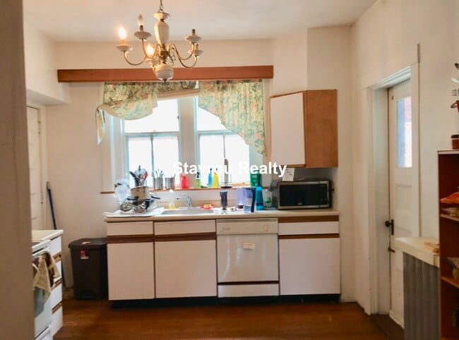 Photo - 1677 Beacon St Unit 2