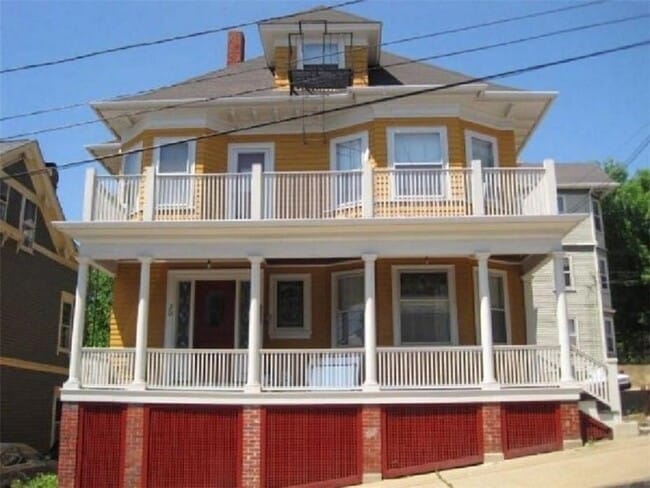 Building Photo - 30 Halsey St