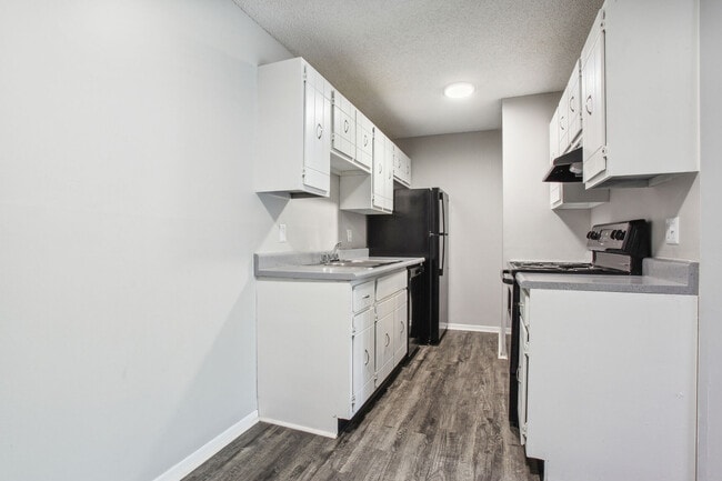 Photo - Raytown Village Apartments