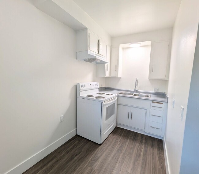 Plaza Apartments