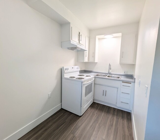 Photo - Plaza Apartments