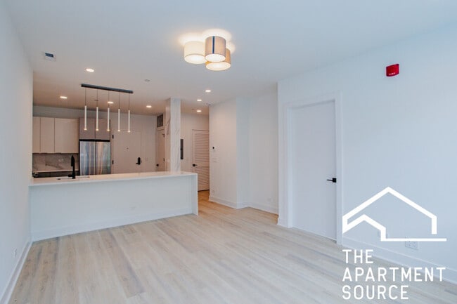 Photo - 3821 N Ashland Ave Unit 102