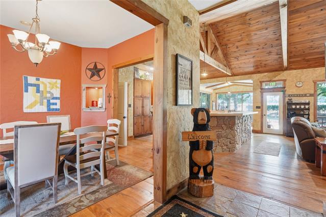 Photo - 1824 Staree Ln