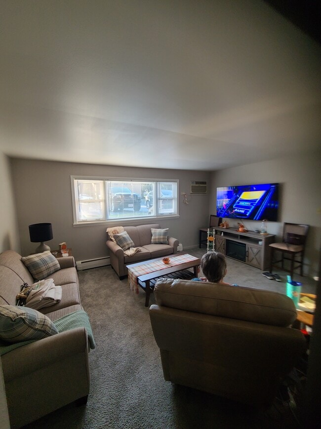 Building Photo - 460 Lincoln Ln Unit 1S