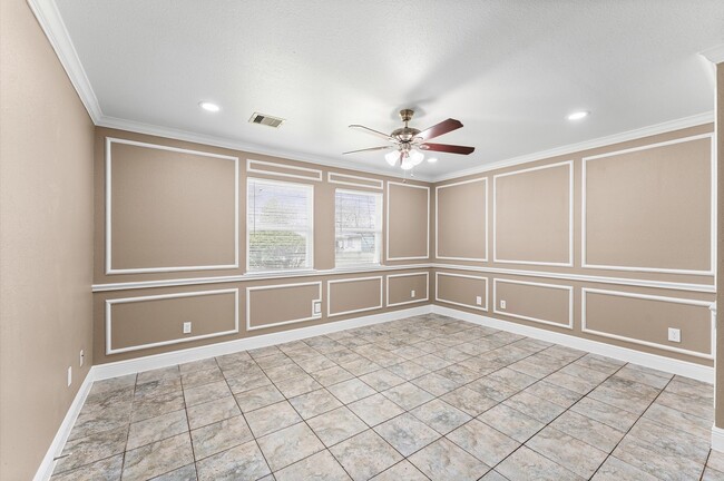 Photo - 5646 Belmark St