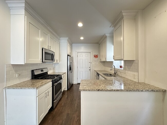 Photo - 1621 N McVicker Ave Unit 2