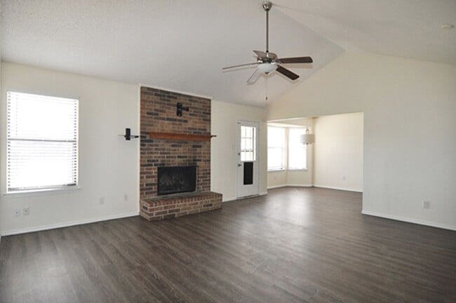 Photo - VIEW NOW/COMING SOON - Beautiful 3-2-2 in Saginaw with Quartz Counters & Large Backyard-Eagle MT-...