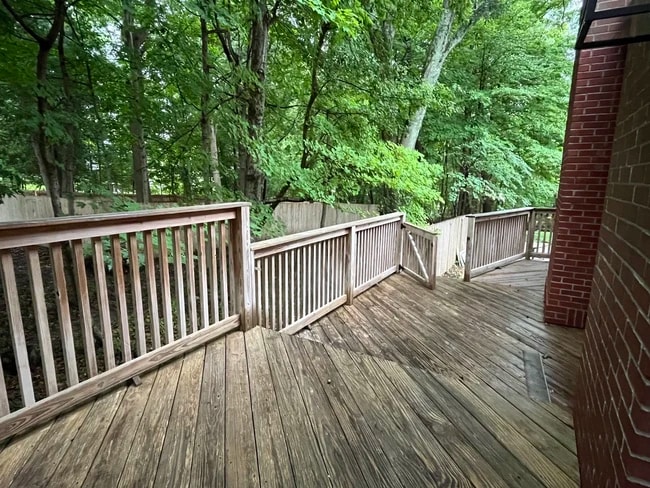 Photo - 1300 E 1st St