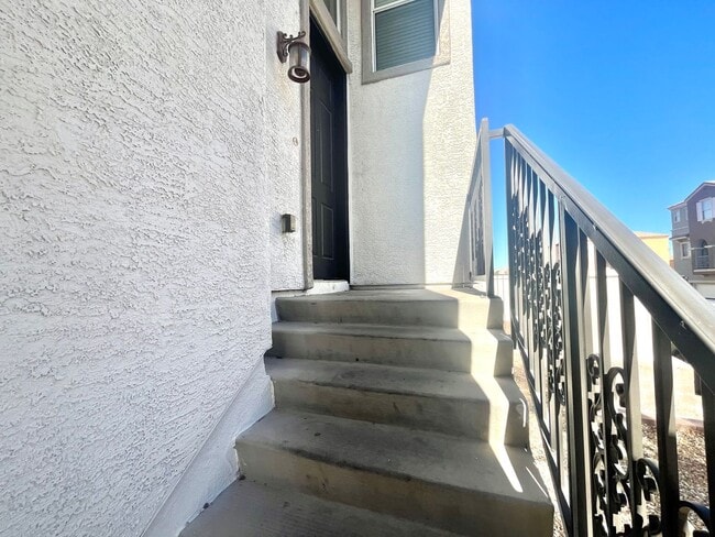 Photo - Spacious Tri-Level Home with 4 Bedrooms & ...