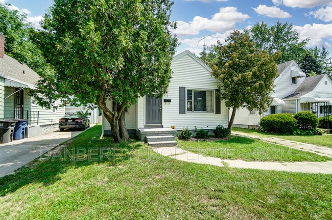 Photo - 818 Brookley Blvd