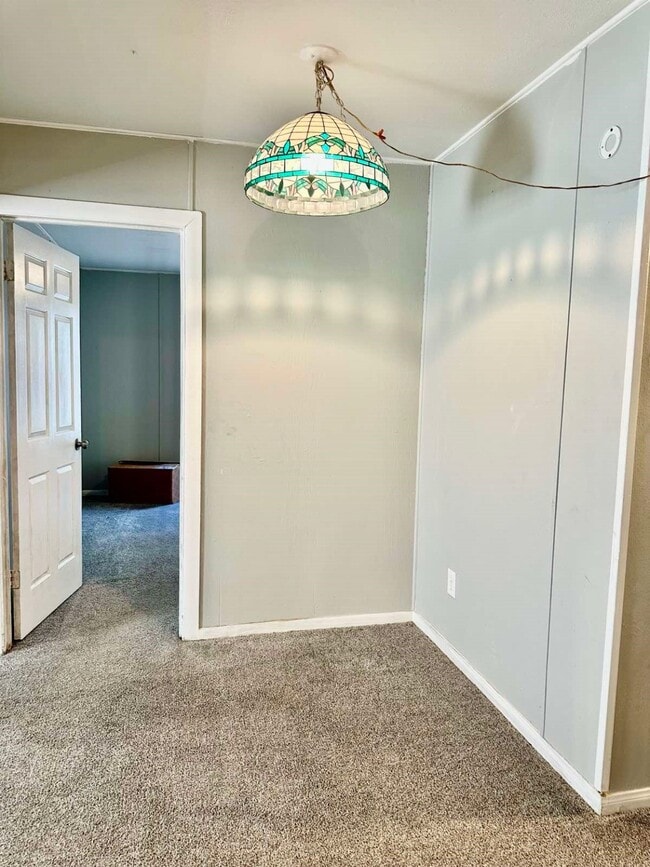 Building Photo - 1907 Avenue C Unit 3