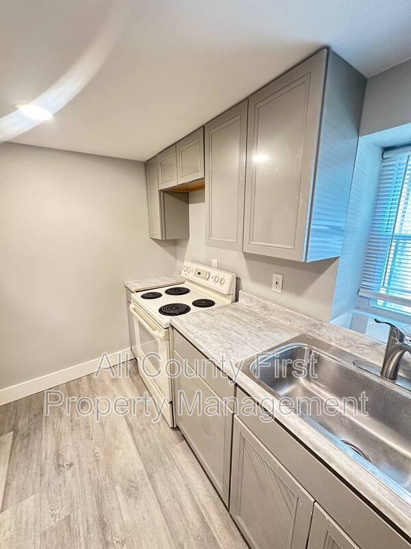 Photo - 7214 Center St Unit 7214 B Centre St