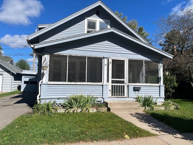 Building Photo - 4 Bed 1.5 Bath Single Family Home in Wausau