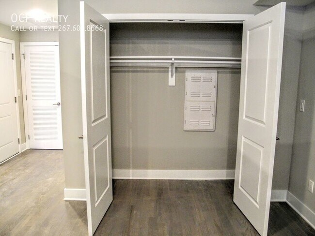 Photo - 16th & Catharine St - Graduate Hospital 1 ... Unit 1C