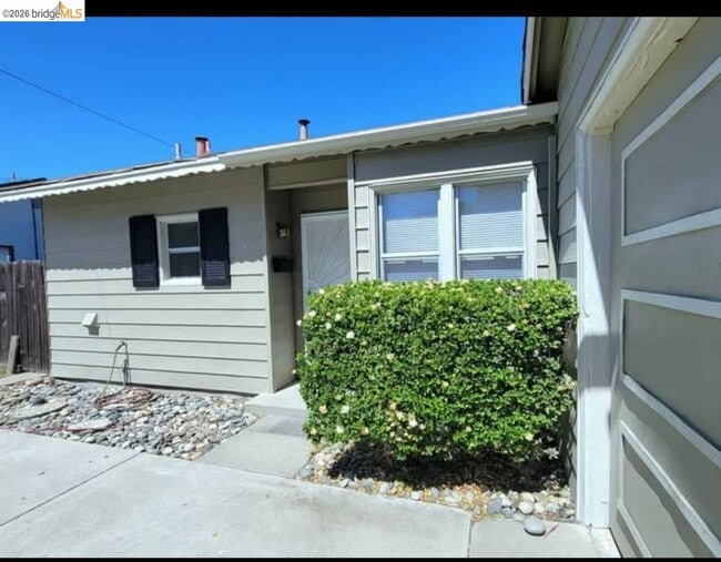 Building Photo - 2120 Knox Ave