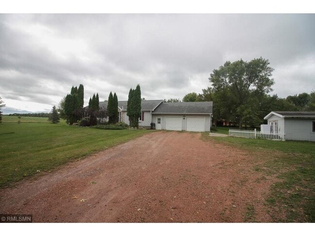 Building Photo - 5 Bedroom Home for Rent in Jordan on 2.5 a...