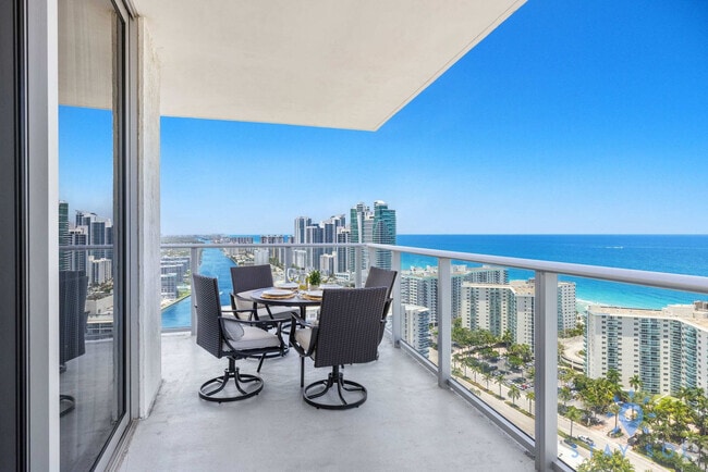 Building Photo - 4010 S Ocean Dr Rental