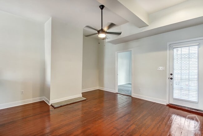 Photo - 303 W Henry St