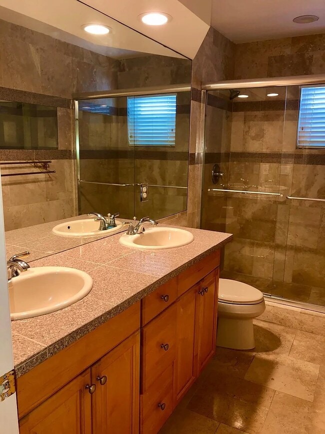 Photo - 3221 NE 15th St