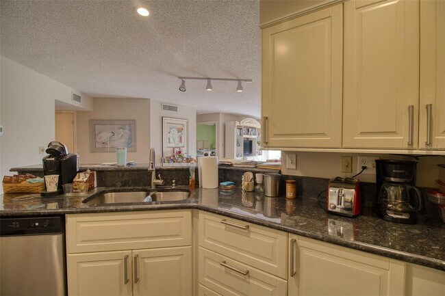 Photo - 6059 Bahia Del Mar Blvd S Unidad 139