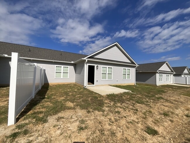 Photo - 807 Middleton Rd