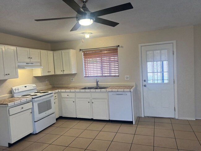 Photo - 3 Bedroom/ 2 Bath Home Near Mission & Valencia