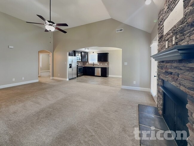 Photo - 1041 Charles Thomas Dr