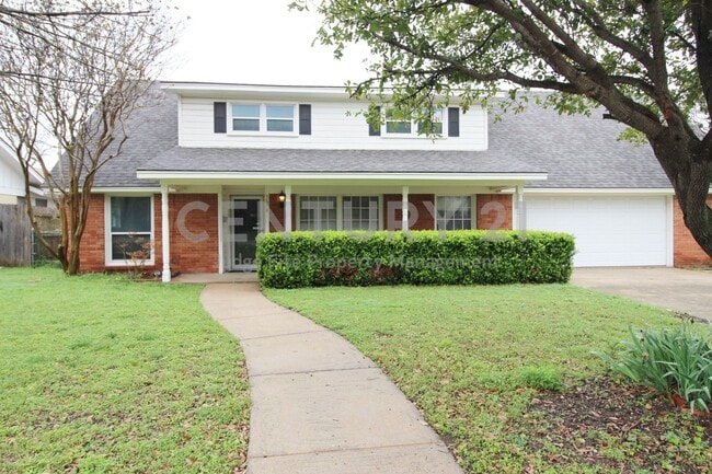 Building Photo - Spacious 2-Story 4/2/2 in Ft. Worth For Rent! Rental