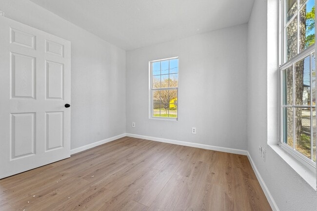 Photo - 8030 Record St