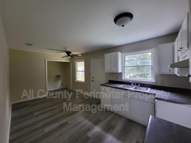 Photo - 4226 Robinson Cir