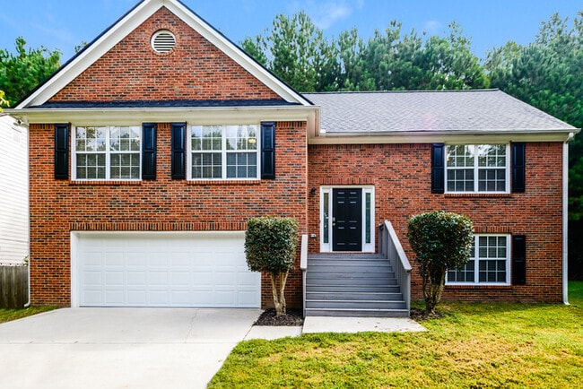 Photo - 700 Castlebrooke Dr SE House