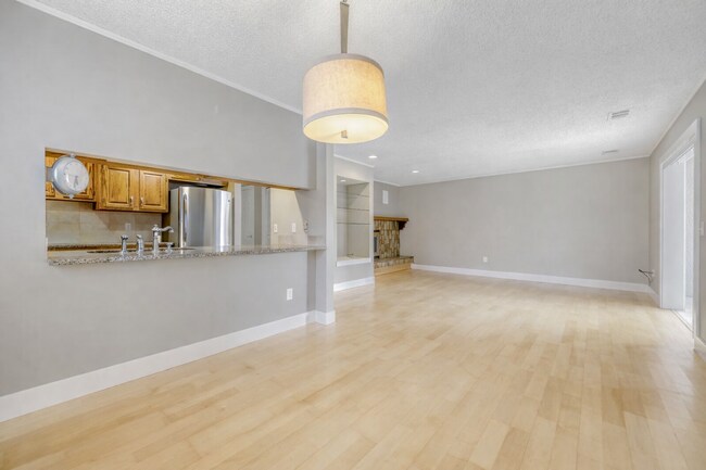 Photo - 4475 Laguna Pl Unit 212