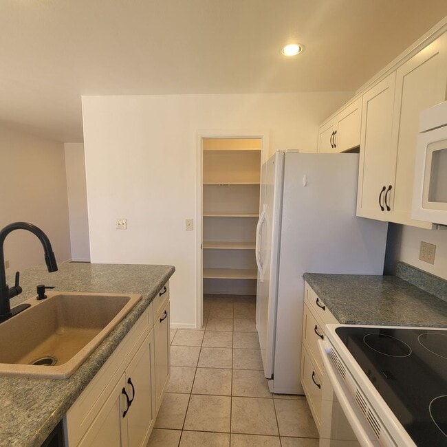 Photo - Great Location!  2 bed, 2 bath End Unit Condo ~ North Prescott
