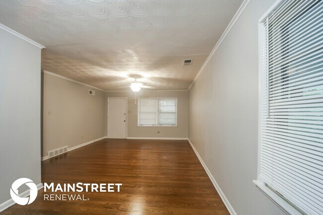 Photo - 1731 Myrna Ln