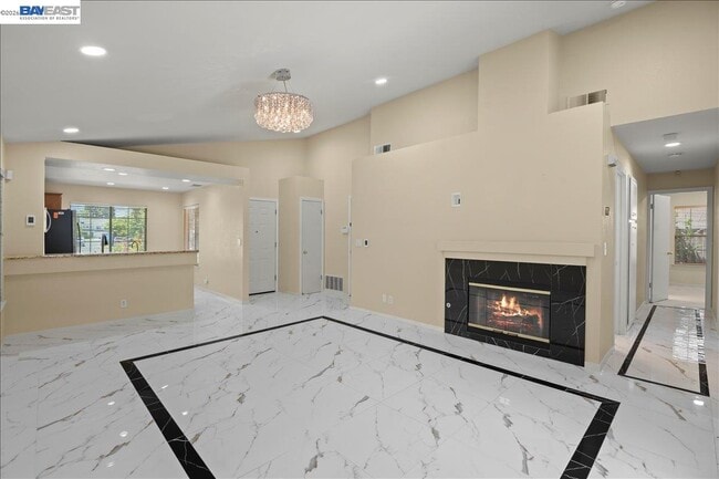 38806 Litchfield Cir