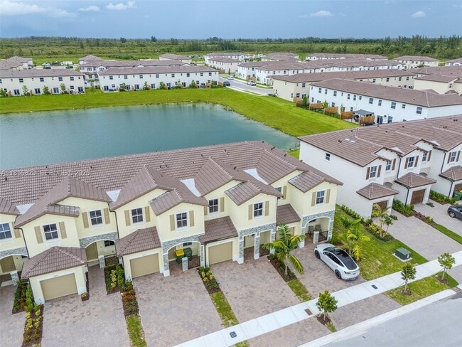 Building Photo - 2813 SE 25th Ave