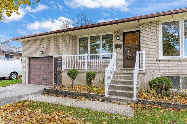 Photo - 17 Muskoka Dr