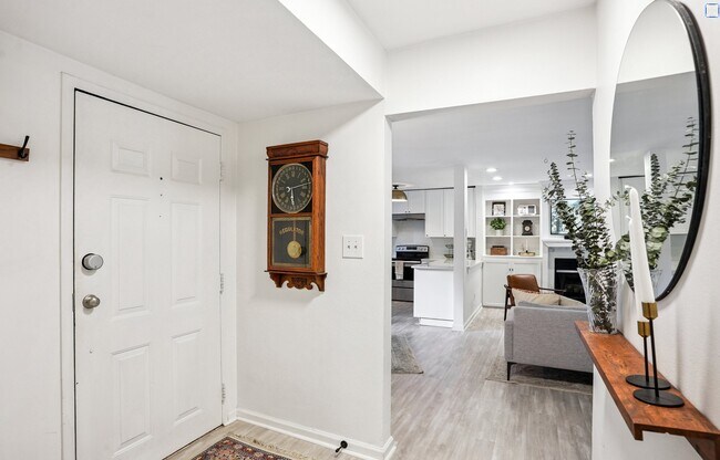 Photo - 311 Peachtree Hills Ave NE Unidad Apt 11A